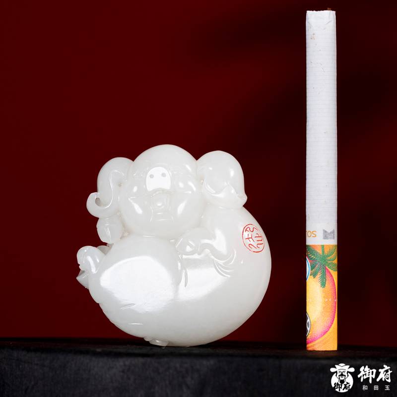 新疆和田玉白玉籽玉挂件 喜乐福猪 49.5克 图片10