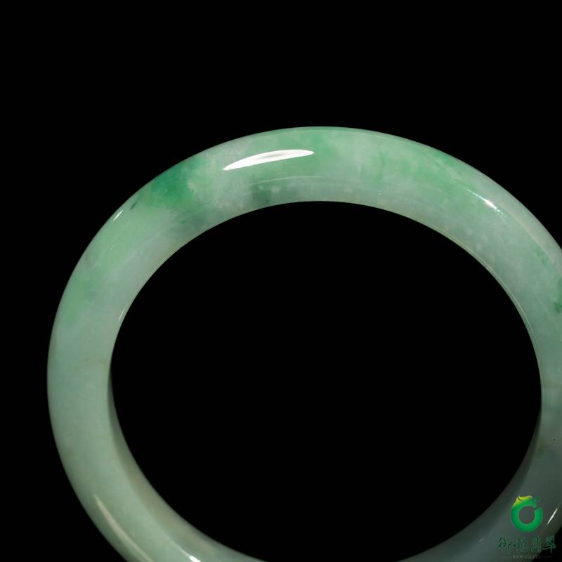 缅甸翡翠A货糯冰种飘绿手镯 45.6克 内径55mm 缩略图6