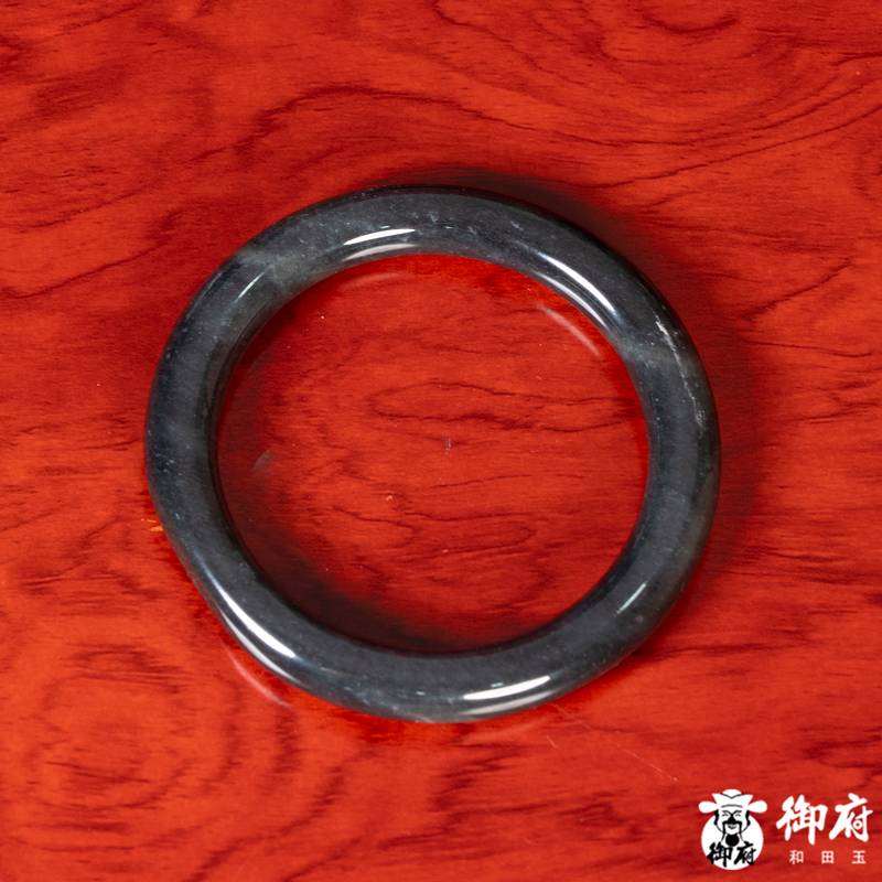 新疆和田玉原毛孔皮青花籽玉手镯 46.3克 内径56mm