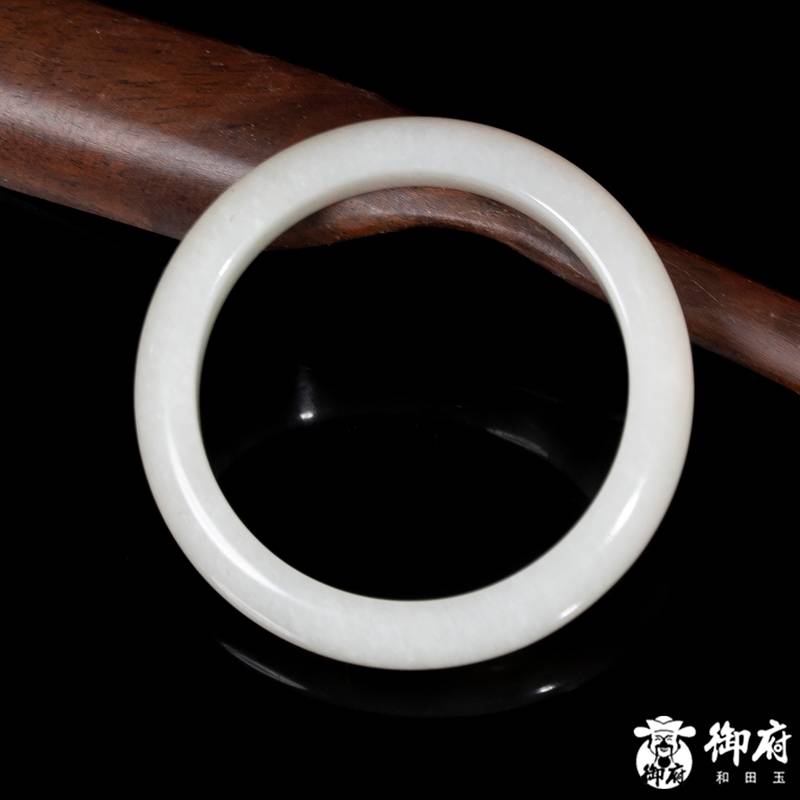 新疆和田玉原毛孔皮白玉籽玉平安镯 52.8克 内径56mm 图片7