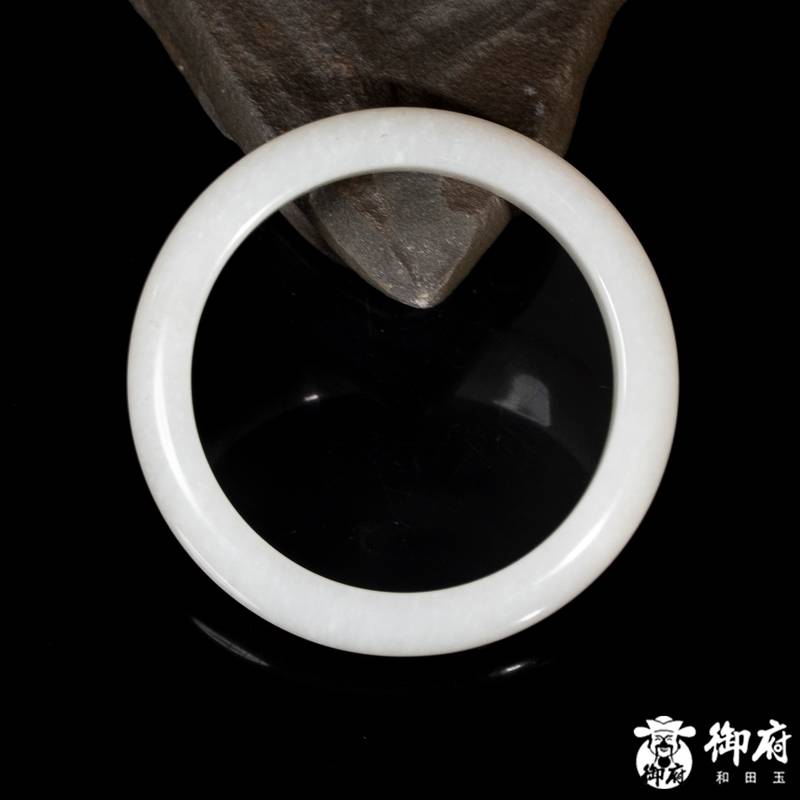 新疆和田玉原毛孔皮白玉籽玉平安镯 52.8克 内径56mm 图片4