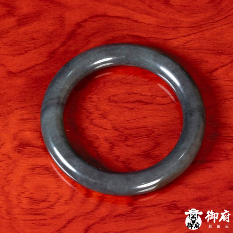 新疆和田玉原毛孔皮青花籽玉福镯 63.5克 内径57mm