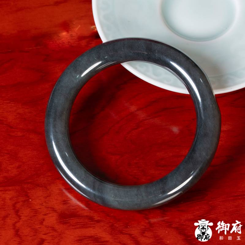 新疆和田玉原毛孔皮青花籽玉福镯 63.5克 内径57mm 图片4