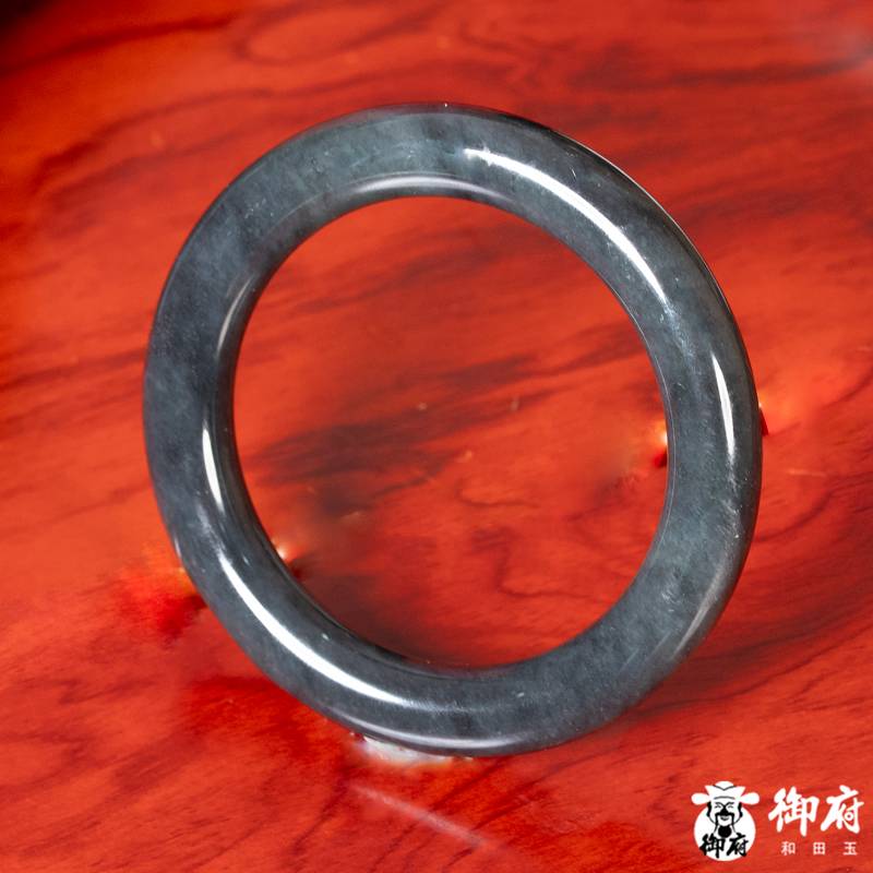 新疆和田玉原毛孔皮青花籽玉福镯 63.5克 内径57mm 图片5