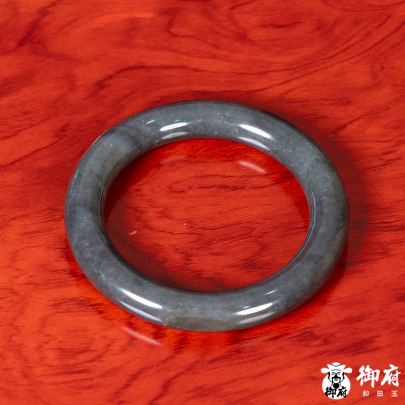 新疆和田玉原毛孔皮青花籽玉福镯 63.5克 内径57mm 图片7