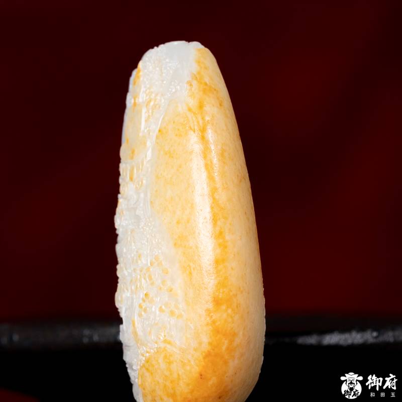新疆和田玉洒金皮白玉独籽把件 无相佛 97.4克 图片7