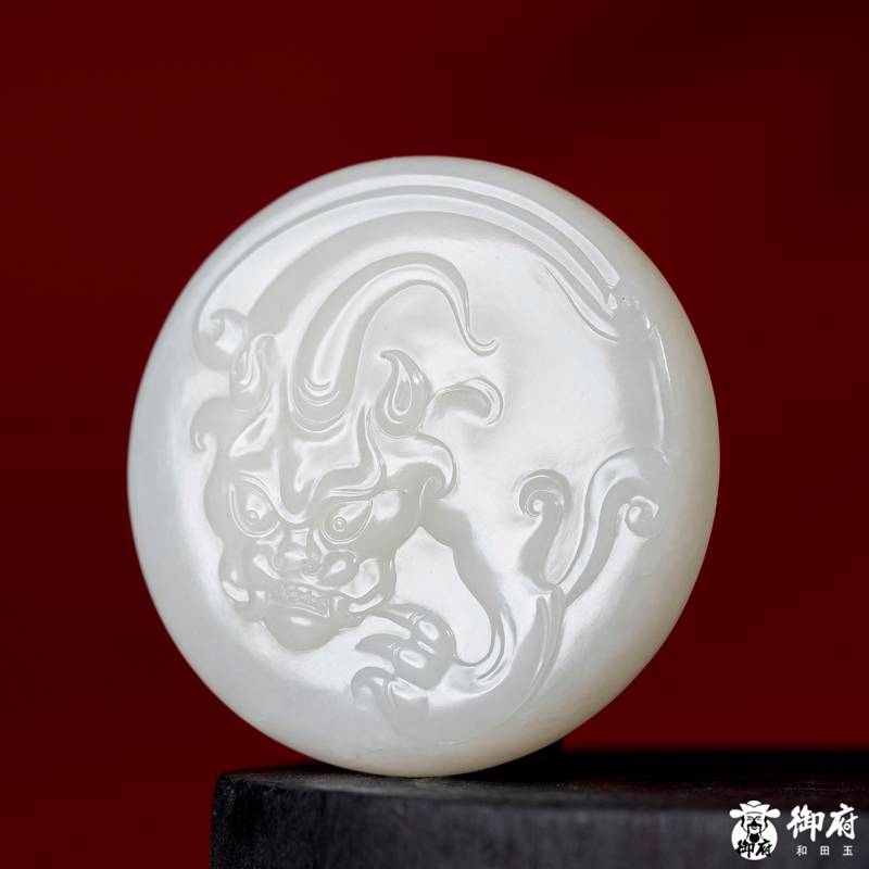 新疆和田玉白玉籽玉挂件 仿古瑞兽 71克 图片3