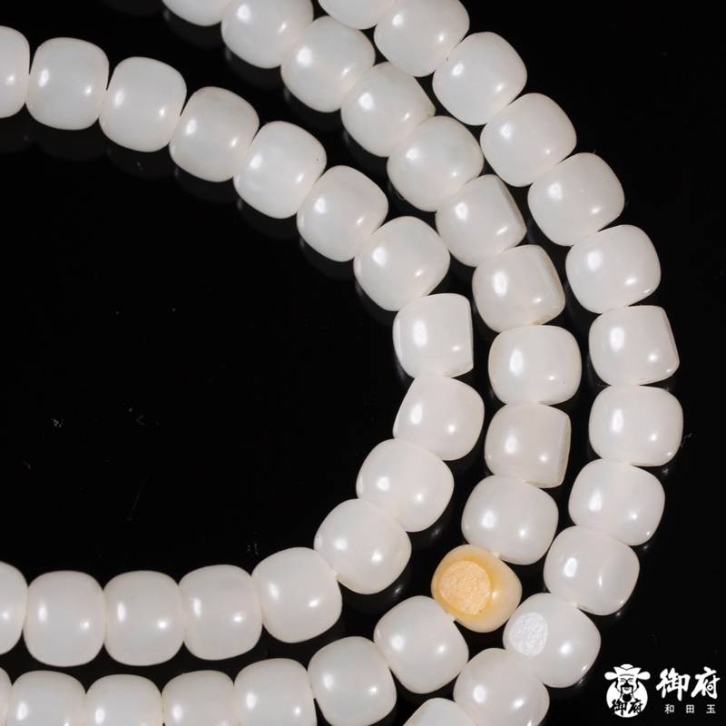 新疆和田玉黄皮白玉籽玉108桶珠项链 41.2克 图片4