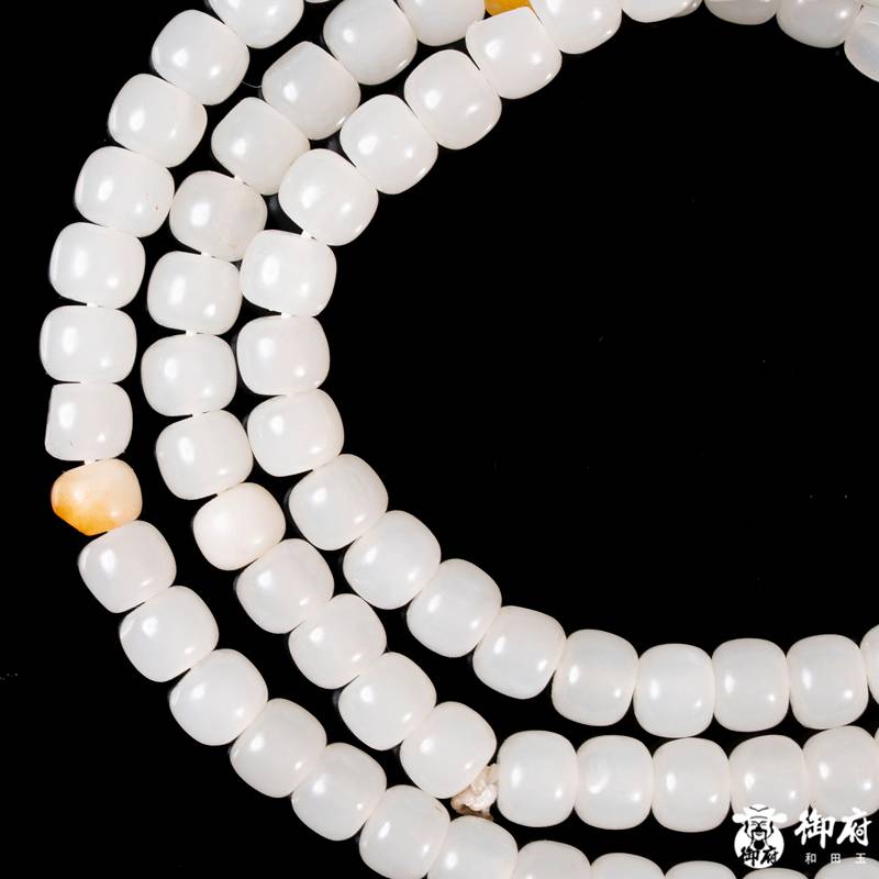 新疆和田玉黄皮白玉籽玉108桶珠项链 41.2克 图片3