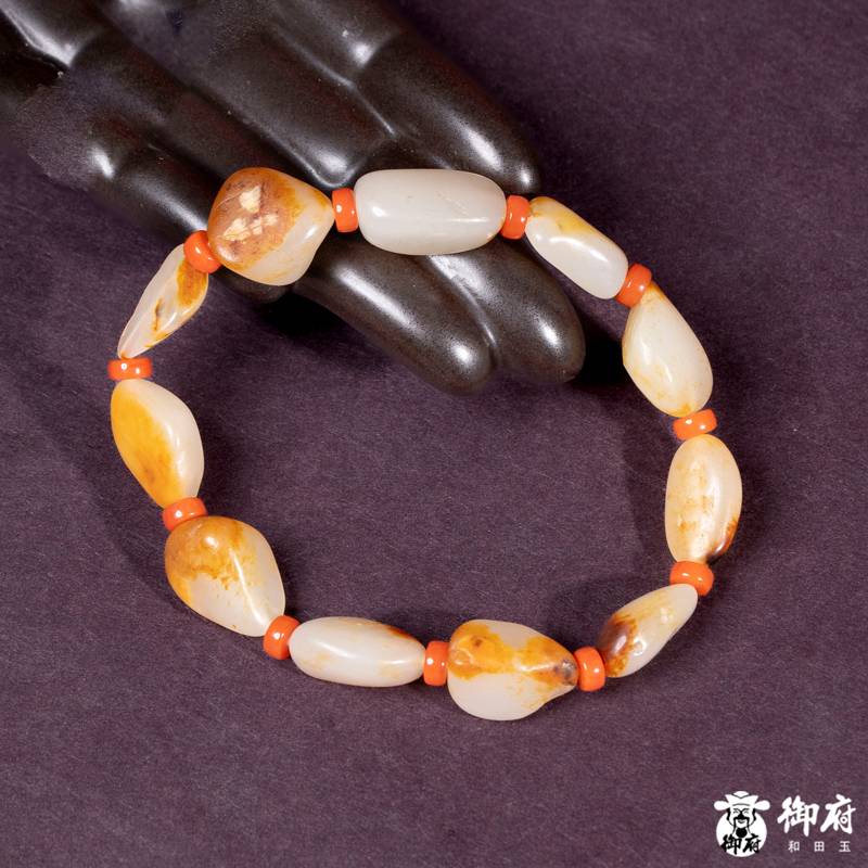 新疆和田玉枣红皮白玉独籽手串 30克 图片9
