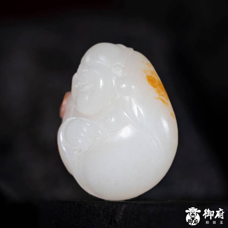 新疆和田玉红皮白玉籽玉挂件 喜乐弥勒 11.1克 图片5