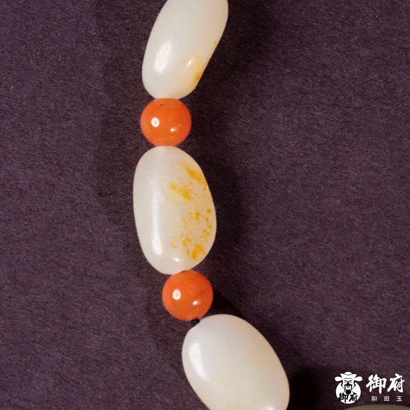 新疆和田玉枣红皮白玉独籽随形手串 29.5克 图片7
