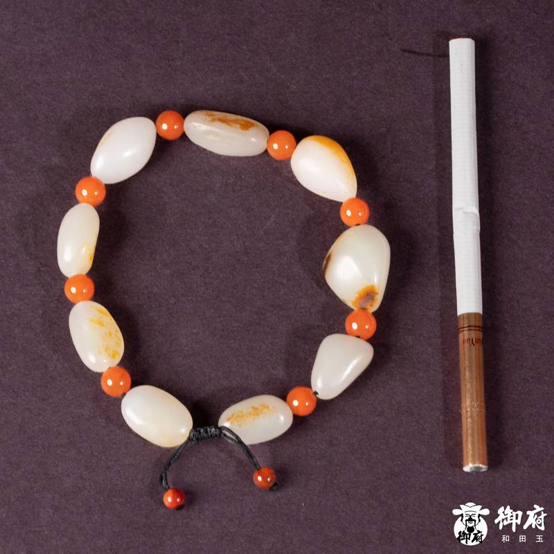 新疆和田玉枣红皮白玉独籽随形手串 29.5克 图片9