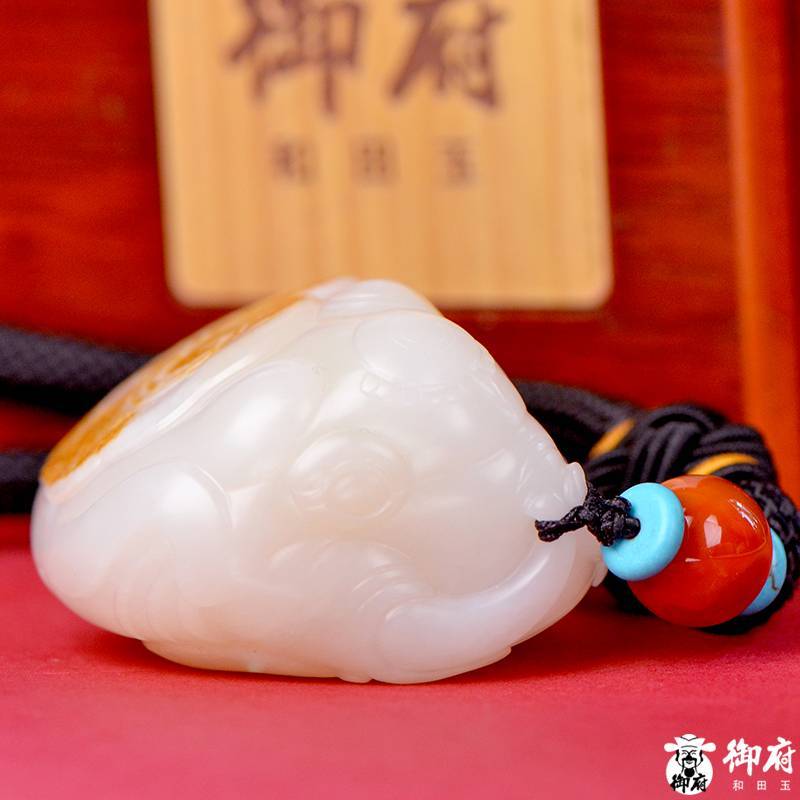 和田玉把玩件如何挑选，综合玉料器型雕工选购详解