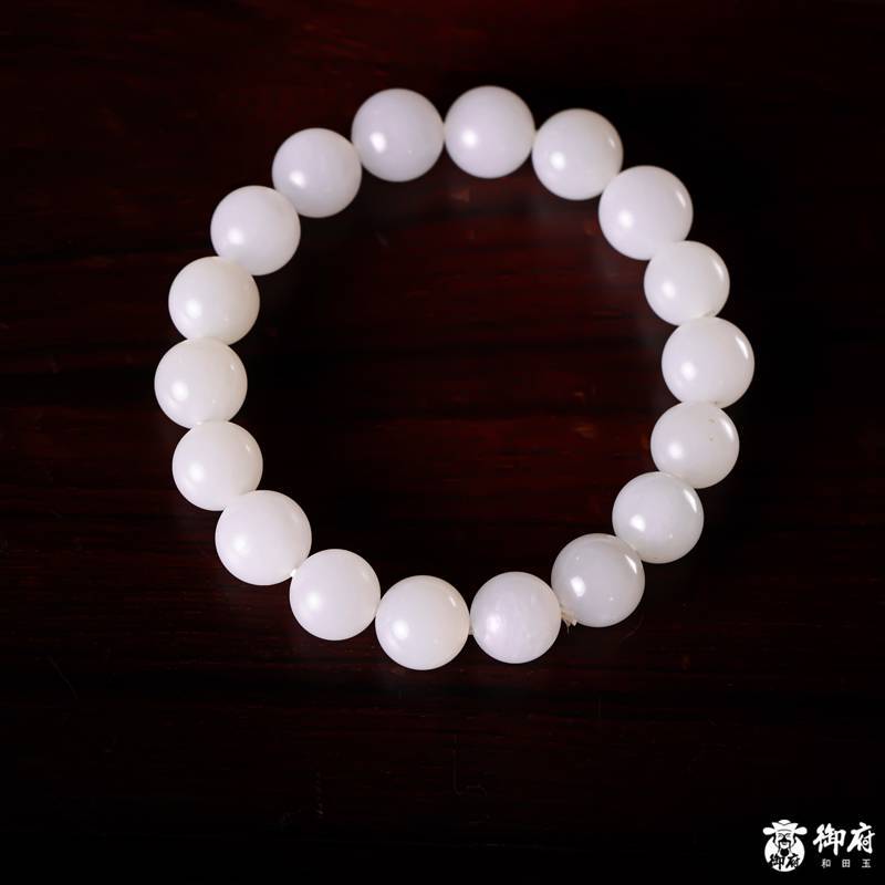 和田玉珠串如何挑,分清产地品级远离仿品选购技巧