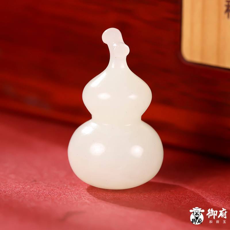 和田玉平安扣怎么选，对照珠宝玉石国标甄选正品要点