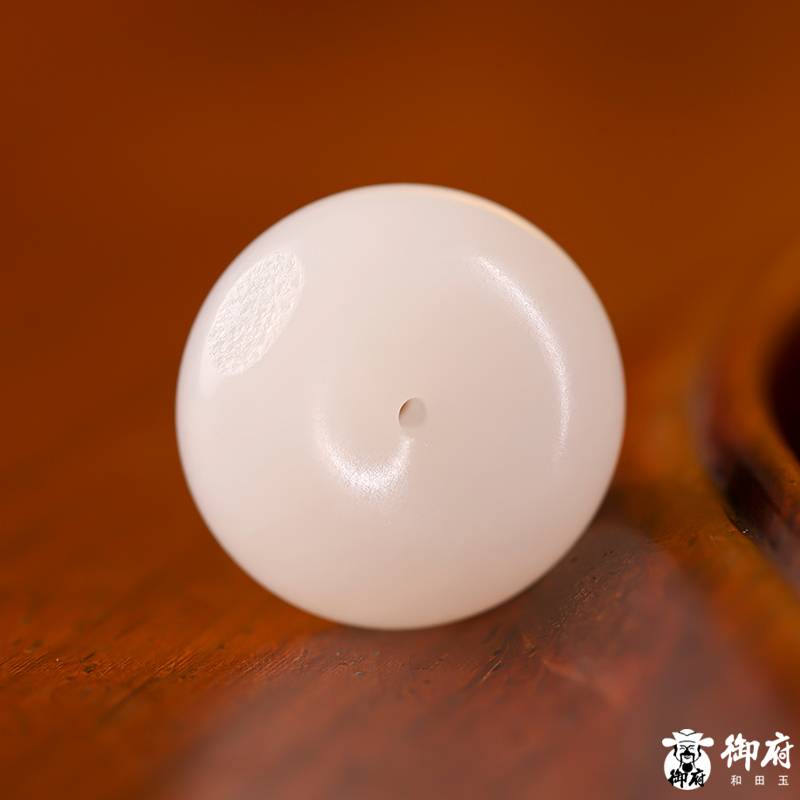 长辈款玉器核对证书，甄选鉴定与品质判断